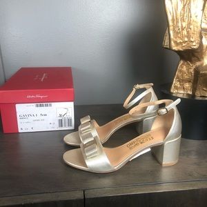 Salvatore Ferragamo Gavina Bow Sandal 6.5 C